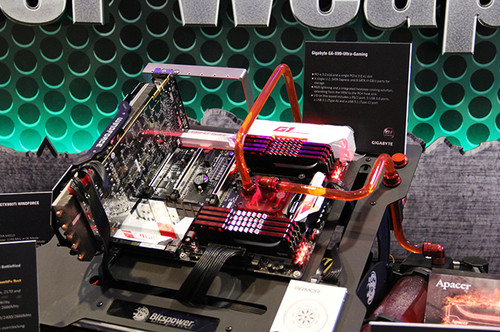 存儲方面，宇瞻雙接口的AS720 SSD，可以提供極致高效處理速度，滿足玩家需求以及多元應(yīng)用。例如：可搭配高階錄像機(jī)直接外接使用，進(jìn)行4K ProRes格式并實(shí)時(shí)進(jìn)行剪輯或調(diào)光。