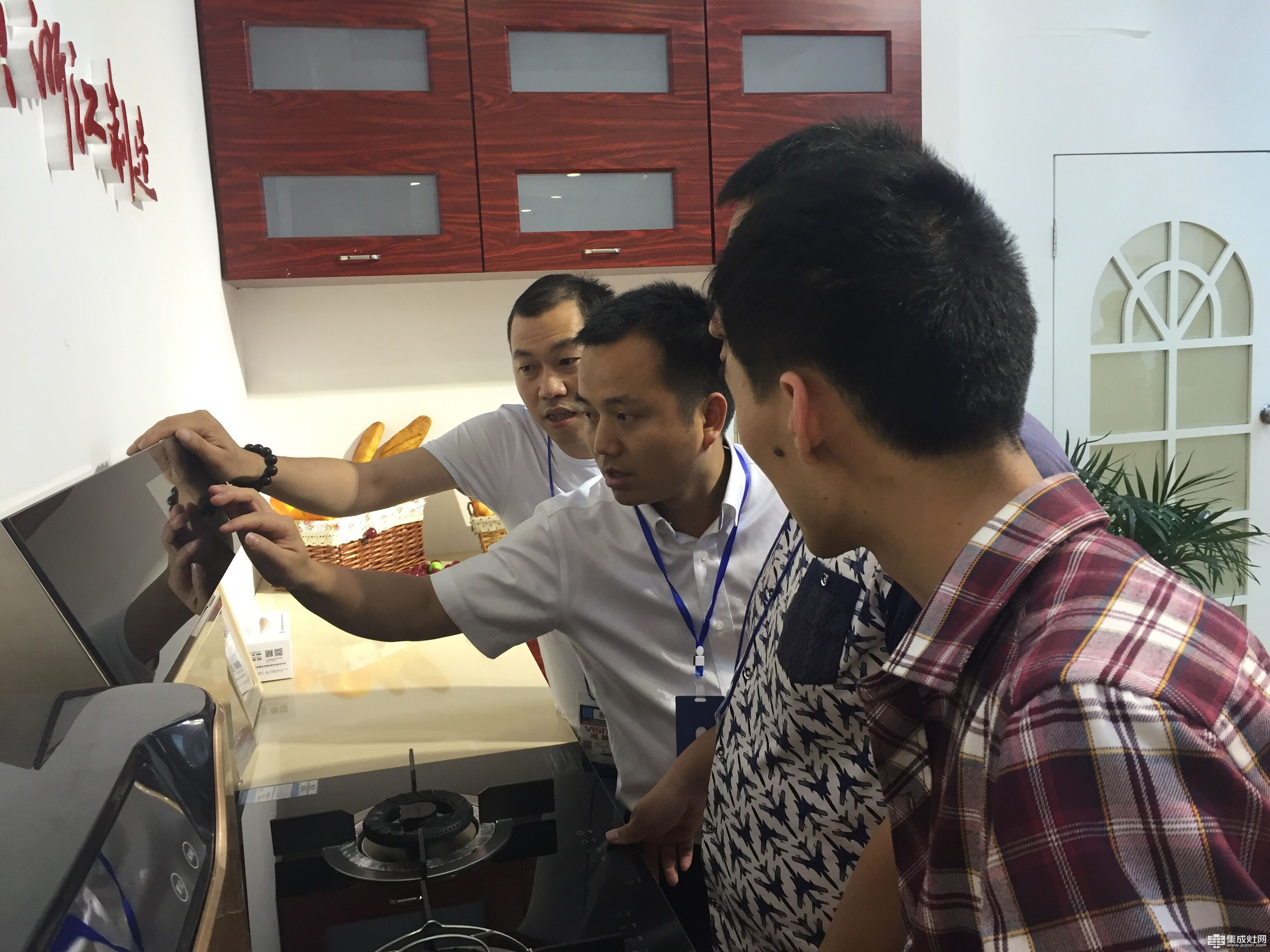 億田集成灶第21屆上海廚衛展圓滿收官 摘取行業“奧斯卡”