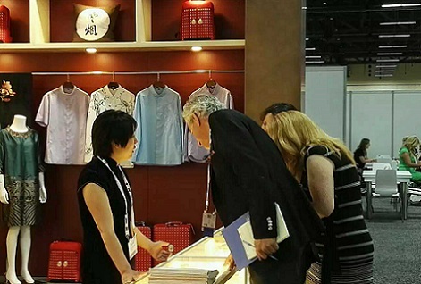 “中國(guó)藝術(shù)文化”展亮相美國(guó)國(guó)際品牌授權(quán)展(圖2) “中國(guó)藝術(shù)文化”展亮相美國(guó)國(guó)際品牌授權(quán)展(圖2)