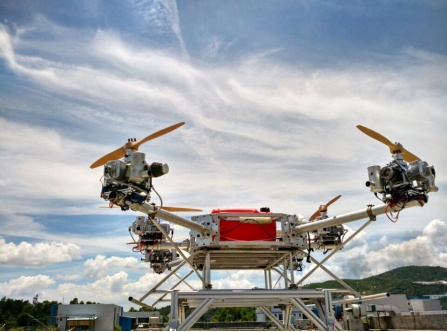 “天馬”燃油多旋翼無(wú)人機(jī)獲國(guó)家“十二五”科技展覽獎(jiǎng)