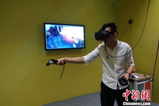 大連首屆太空嘉年華啟幕 “VR”成展會新時尚(圖2)