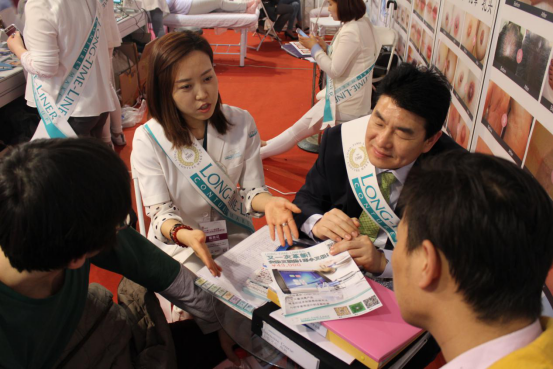 北京美博會(huì)《瑯泰姆蘭》化妝培訓(xùn)技術(shù)機(jī)器現(xiàn)世(圖2)