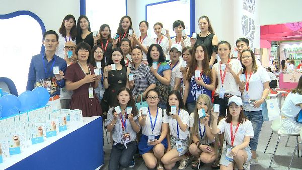 瑪格莉白——首次登陸廣州美博會(huì)立即掀起熱潮(圖1) 瑪格莉白——首次登陸廣州美博會(huì)立即掀起熱潮(圖1)