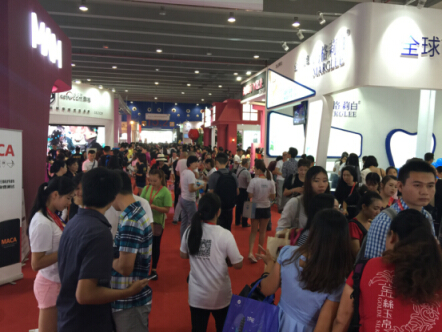 微商社區美博會重磅發布 神秘用戶震驚全場(圖1) 微商社區美博會重磅發布 神秘用戶震驚全場(圖1)