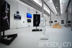 塞西爾 B.埃文斯Cécile B. Evans個(gè)展:泄露